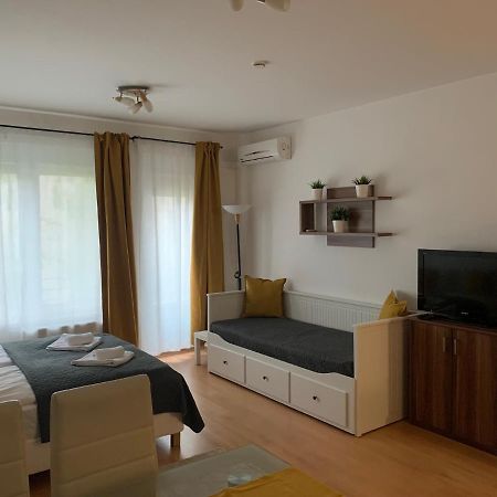 Corvin Fontana Apartment Budapest Exterior photo
